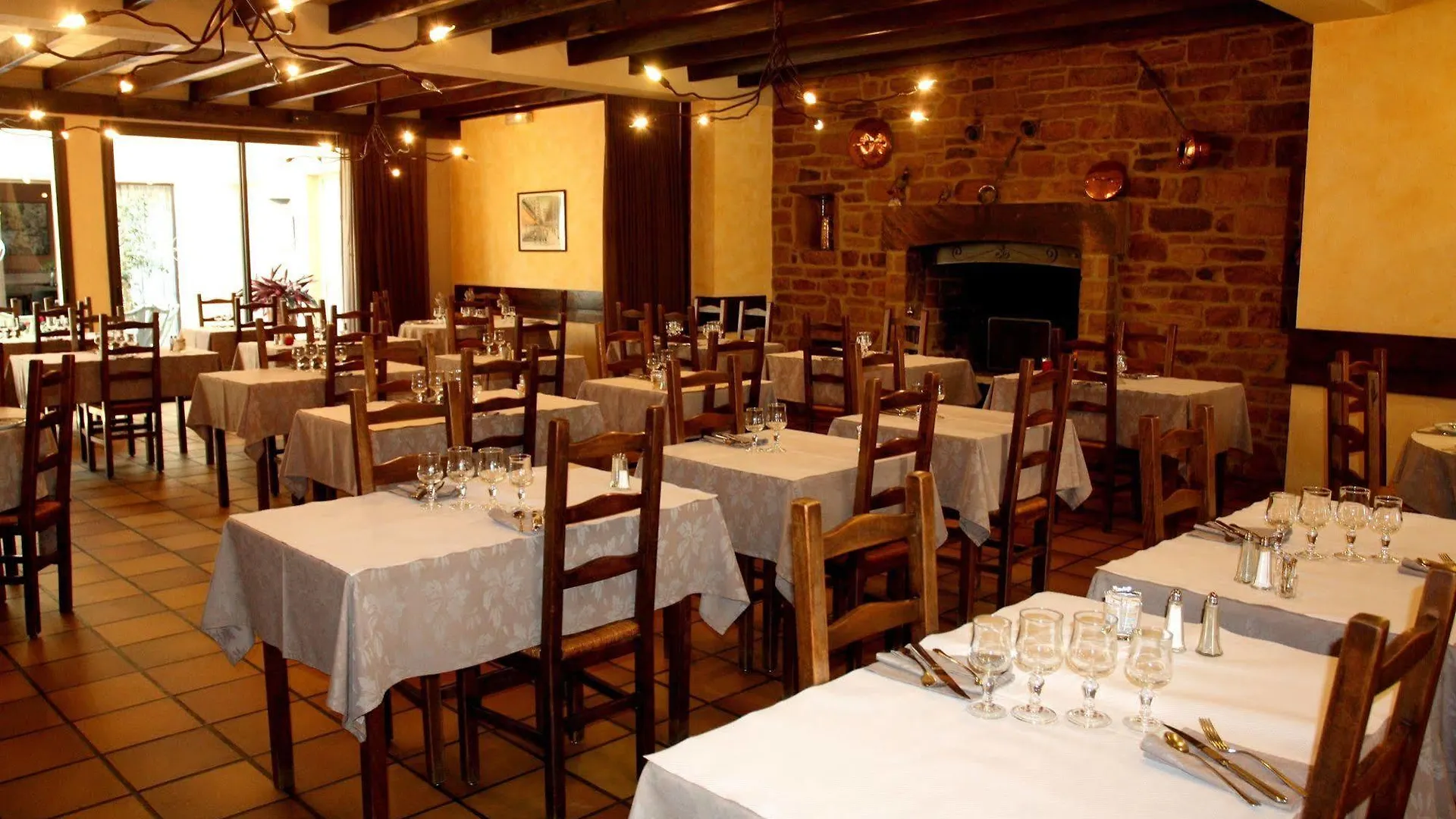 Hotel Le Palous Baraqueville 2*,  Francia
